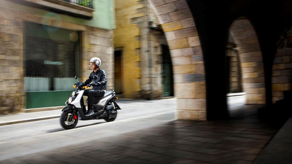 A scooter à prova de trânsito urbano Escolha uma scooter concebida para o seu estilo de vida, quer seja para viagens diárias ou para fins de lazer. Escolha a.