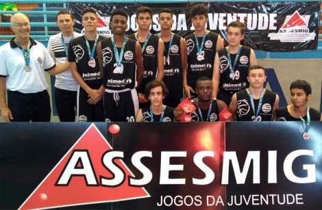 N 15.17/134 G 134ª Edição 02 de setembro de 2017 Nosso basquete Sub-17 é vice-campeão no sudoeste mineiro Tivemos o melhor ataque e a melhor defesa, dois jogadores na Seleção do Campeonato e o