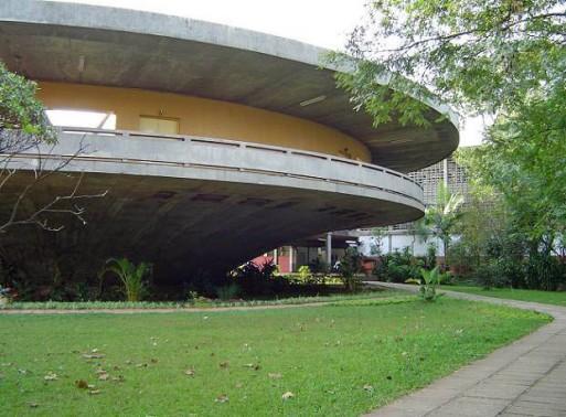 É referência nacional pela sua tradição e qualidade, sendo também a faculdade com maior quantidade de habilitações em engenharia da América Latina.