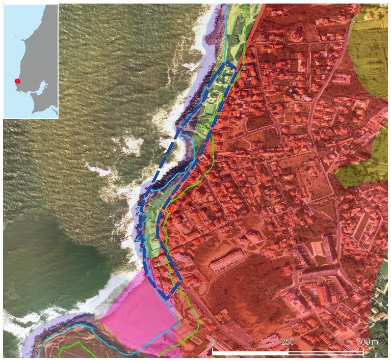 POOC SADO Aglomerado urbano da Praia das Maças desenvolve-se junto ao mar, onde se pode verificar a existência de construções algumas das quais abandonadas e em degradação, situadas sobre a arriba em