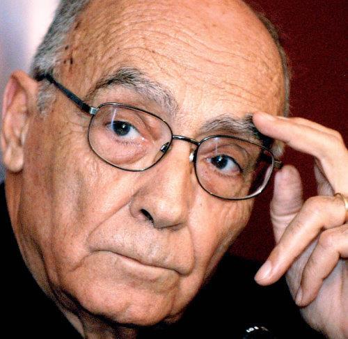 José de Sousa Saramago foi um escritor, argumentista, teatrólogo, ensaísta, jornalista, dramaturgo, contista,
