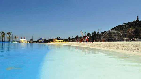16-06-2011 Mangualde: Primeira praia artificial da Europa abriu ontem ao público Mangualde: Primeira praia artificial da Europa abriu ontem ao público QUINTA, 16 JUNHO 2011 13:49 A praia artificial