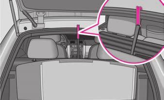 57 (Combi) e/ou com o manípulo de dobrar no corte da tampa do compartimento de bagagem (Sedan). Rede de bagagem* Fig.