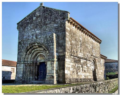 As igrejas românicas portuguesas são em geral robustas