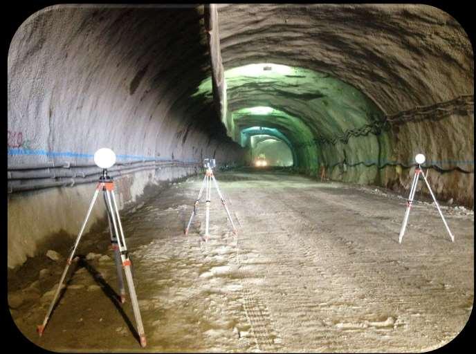 Obras Construção da Via Transolímpica Dois túneis: na Serra do Engenho Velho ( extensão de 1.