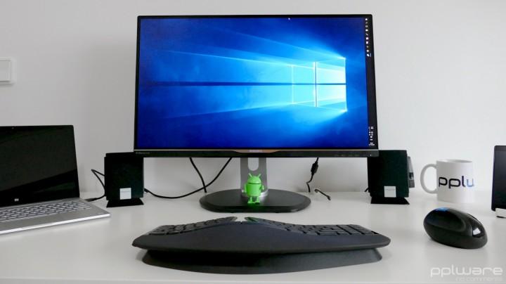 A produtividade num ecrã de 25" QHD O monitor da Philips em análise tem um ecrã IPS, o que lhe proporciona uma qualidade de imagem de excelência, muito nítida e brilhante.