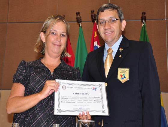 Em dia com o Rotary Club SANTOS-PORTO Boletim Informativo Mensal - Ano Rotário 2009-10 -