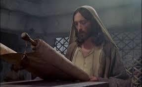 CHEGOU O TEMPO DA LIBERTAÇÃO Na sinagoga da Nazaré ao ler o texto de Isaias(Is 61,1ss), Jesus anunciou que tinha chegado o tempo da libertação.
