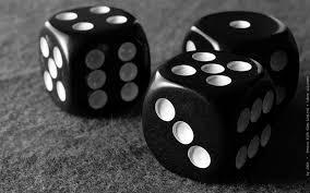 20 Em um jogo com 3 dados, o jogador ganha R$1,00, se o número de cima for ímpar, e paga R$1,00, se for par.