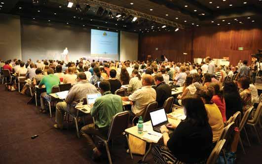 Entre eles estão representantes de ONGs ambientais e sociais, comerciantes de madeira, organizações florestais, organizações de povos indígenas, pequenos produtores, grupos comunitários, fabricantes