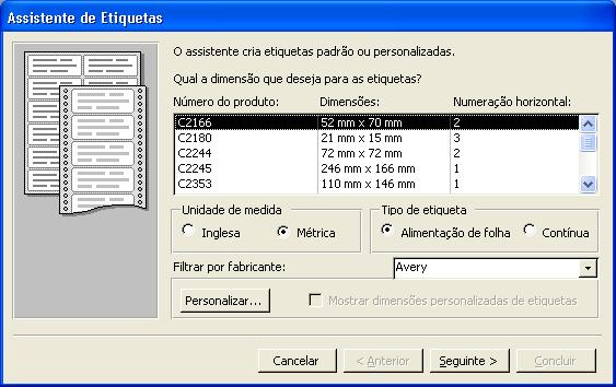 Criação de um Relatório Criar um relatório utilizando o Assistente de etiquetas O Assistente de