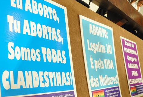 Aborto em foco - Posicionamento do Conjunto CFESS/CRESS O Dia Latino-Americano e Caribenho pela Descriminalização e Legalização do Aborto, lembrado a cada 28 de setembro, é sempre marcado por