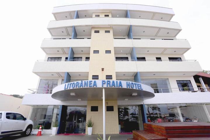 3. Litorânea Praia Situado na avenida litorânea no bairro do calhau, o Litorânea Praia Hotel oferece conforto e qualidade para seus hospedes.