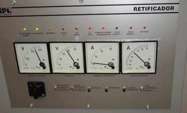 - 4,16kV; 13,8 kv; 138 kv; 230 kv Alta tensão. O medidor de tensão é o voltímetro: analógico ou digital.