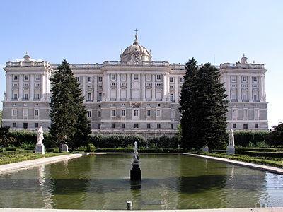 Palácio Real: Destruído e reconstruído várias vezes, é Património Mundial da Unesco e símbolo da grande monarquia dos Habsburgos.