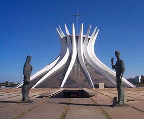 Disciplina: Estética e Teoria das Formas Catedral Metropolitana de Brasília Oscar Niemeyer Estética (do grego aisthésis: percepção, sensação) é um ramo da filosofia que tem por objeto o estudo da