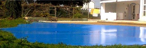 CATÁLOGO PISCINAS 017» As coberturas de Inverno em PVC garantem um Inverno perfeito da sua piscina, impedindo a penetração de poluentes exteriores, diminuindo o risco de fotossíntese e diminuindo a
