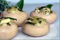 CANAPÉS QUENTES C12 Cogumelo fresco recheado gratinado 25 champignons salteados e recheados com 01 opção abaixo sugerida.