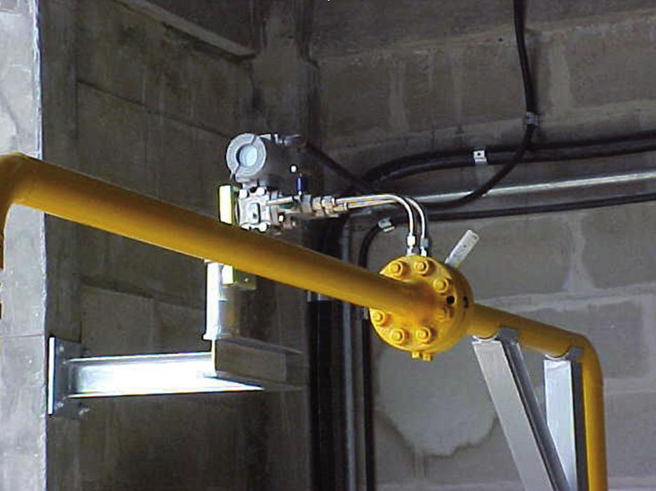 Fig. 09 Exemplos de montagem de transmissor de pressão. Quanto à posição do transmissor, recomenda-se obedecer à tabela abaixo: Fig. 10 Fotos de instalações de medição de vazão de pressão diferencial.