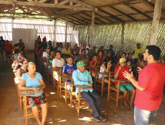 participação de escolas, clubes de futebol, igrejas, jovens,