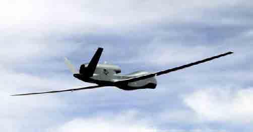Foto: USAF Global Hawk VANTAGENS DA UTILIZAÇÃO DE UAVS As principais vantagens da utilização de aeronaves não tripuladas centram-se na eliminação do risco de perdas humanas, no seu baixo custo