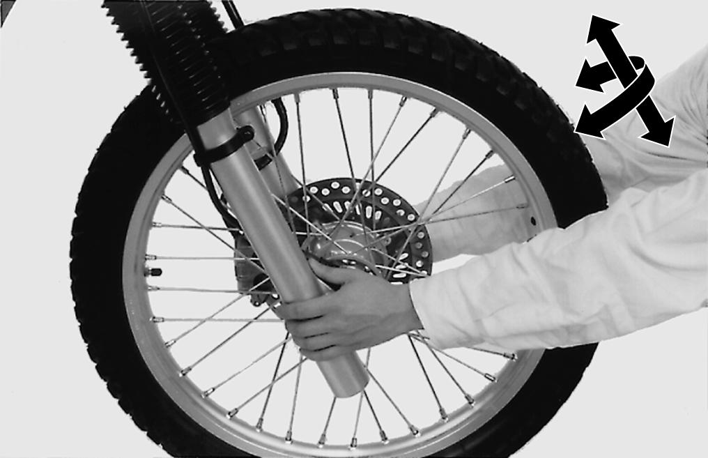 pneus/metzeler ENDURO 3 ENDURO 3 Inspecione os pneus quanto a cortes, pregos incrustados ou outros danos. Verifique o alinhamento das rodas dianteira e traseira (consulte os Capítulos 13 e 14).