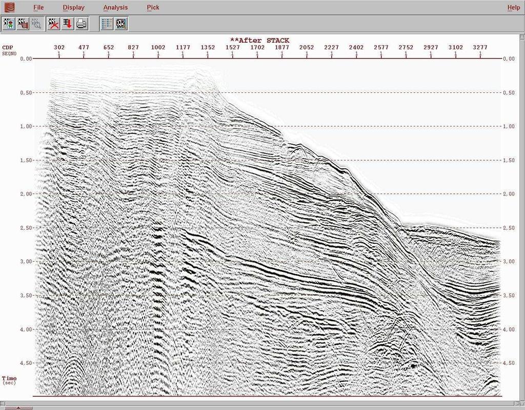 48 Figura 3.13: Seção sísmica empilhada. A figura 3.13 mostra a seção empilhada da linha sísmica 214-RL-0270 utilizando o campo de velocidades gerado pela análise de velocidade dos CMP s da figura 3.