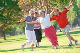 Algumas pesquisas com idosos concluem que aqueles que praticam exercícios físicos melhoram sua mobilidade e estabilidade postural reduzindo os riscos de sofrerem quedas.