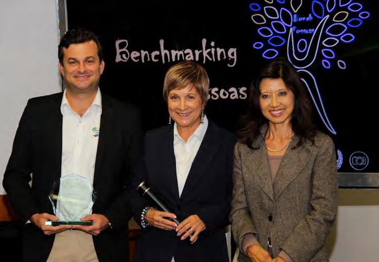 2014 A família Schurmann recebe a homenagem em 2014 Em 2014, Benchmarking Pessoas homenageou a Familia Schurmann pela linda história de amor