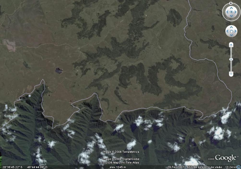 Figura 5: Distribuição geral do Sistema Floresta e do Sistema Campo, dando noção da fisionomia dos CCS (imagem coletada do Google Earth).