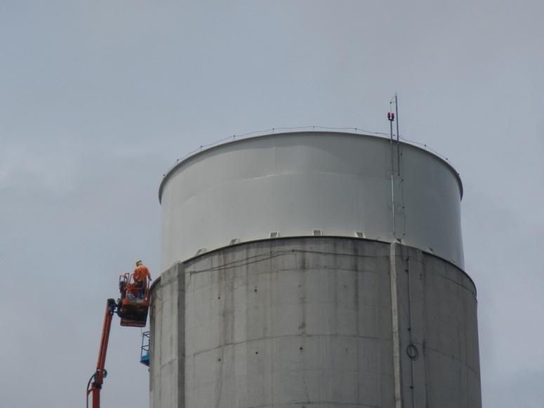 concreto não atenderia às condições da época devido ao risco e prazos.