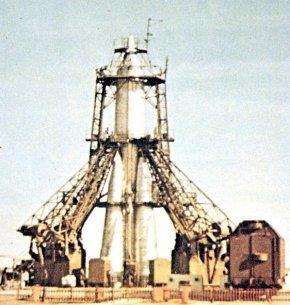 O lançamento do foguete Sputnik pelo soviéticos revelou a desvantagem tecnológica dos Estados Unidos, obrigando os a repensar o