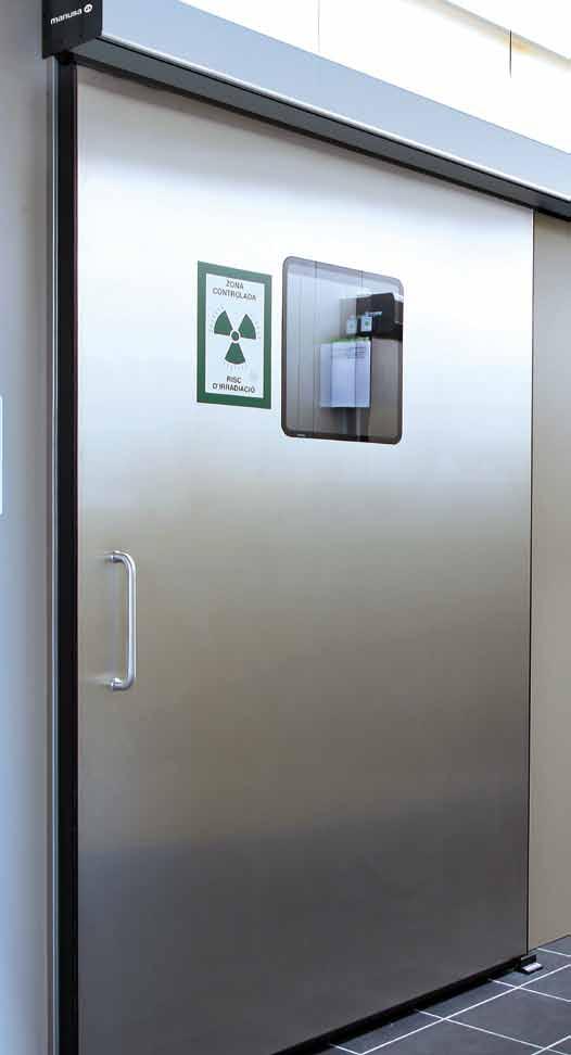 Portas de Radiologia As nossas portas automáticas em chumbo para salas de radiologia garantem o isolamento dos espaços graças à sua lâmina de chumbo