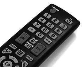 4 - Agora pegue o controle remoto da sua TV, aponte para o Controle Remoto Inteligente a pressione a tecla correspondente, conforme a figura abaixo: Controle Remoto TV Controle Remoto MidiaBox 5 - O