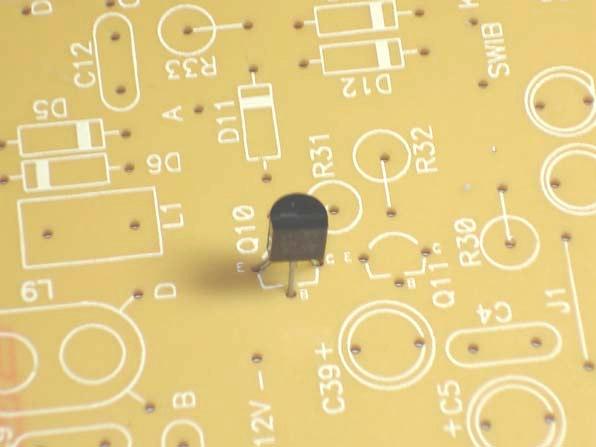 4 PY2MG Lado chato serigrafia Lado chato transistor Foto 10 Circuitos Integrados: Este componente possui indicação de
