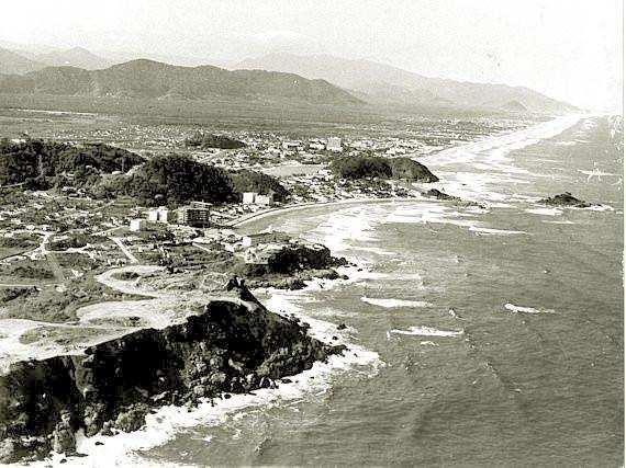 20 - Vista aérea Itanhaém em 1960.