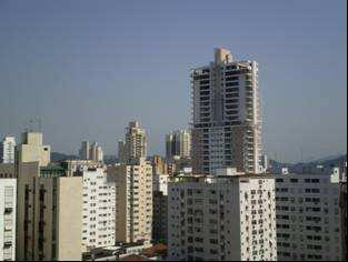 9 - Vista das torres de edifícios na faixa da orla de Santos, após liberação do gabarito e Crescimento Concreto, publicada na matéria Santos vive um novo boom imobiliário, que deve mudar a cara da