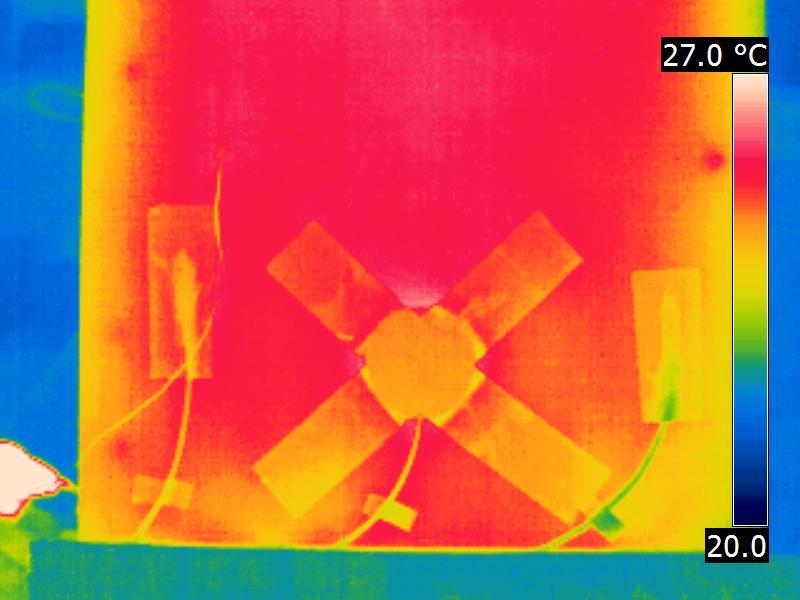 Na figura 5.1.1.2 ilustram-se alguns dos termogramas obtidos e respectiva temperatura superficial obtida na área de medição representada.