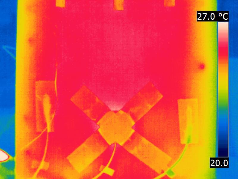 1.1.8. Quadro 5.1.1.1 Temperaturas e emissividade obtidas em cada ensaio do MDF. θ si θ e θ i θ REF Emissividade ε (-) 297.45 298.55 208.55 303.25 303.25 303.59 293.25 294.75 294.35 305.12 305.40 305.