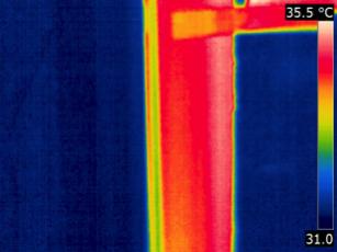 Quadro 5.2.1.6 Resultados teórico e experimental do coeficiente de transmissão térmica do caixilho e apresentação do erro relativo, obtido por comparação dos coeficientes referidos. U t (W. m -2.