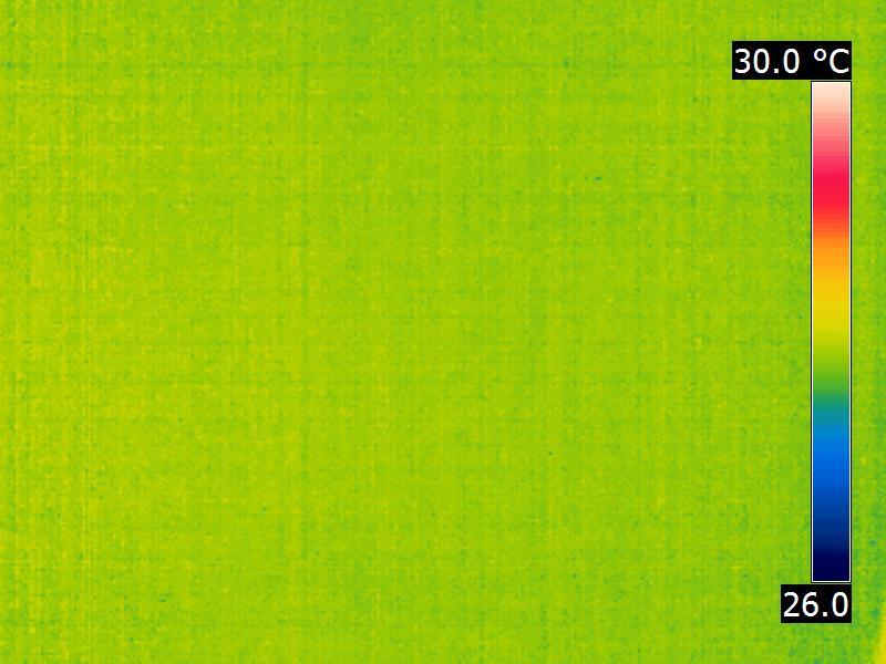 5. RESULTADOS θ si = 25.8 ºC Figura 5.2.2.1 Termograma do ensaio da parede retirado na câmara quente, com características de ambiente interior. Quadro 5.2.2.2 Resultados teórico e experimental da resistência térmica da Parede e apresentação do erro relativo obtido por comparação das resistências referidas.