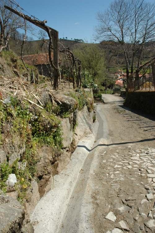 Beneficiação da rua de