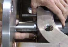 Remontagem 9 instalar os anéis de vedação Aplicar um spray lubrificante nas superfícies dos anéis de vedação pode