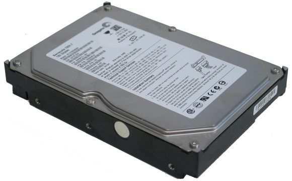 Seagate Barracuda Serial ATA V Lançado em 2003 o Barracuda Serial ATA V foi um dos primeiros discos rígidos baseados na nova interface Serial ATA (SATA), que prometia maior simplicidade na instalação