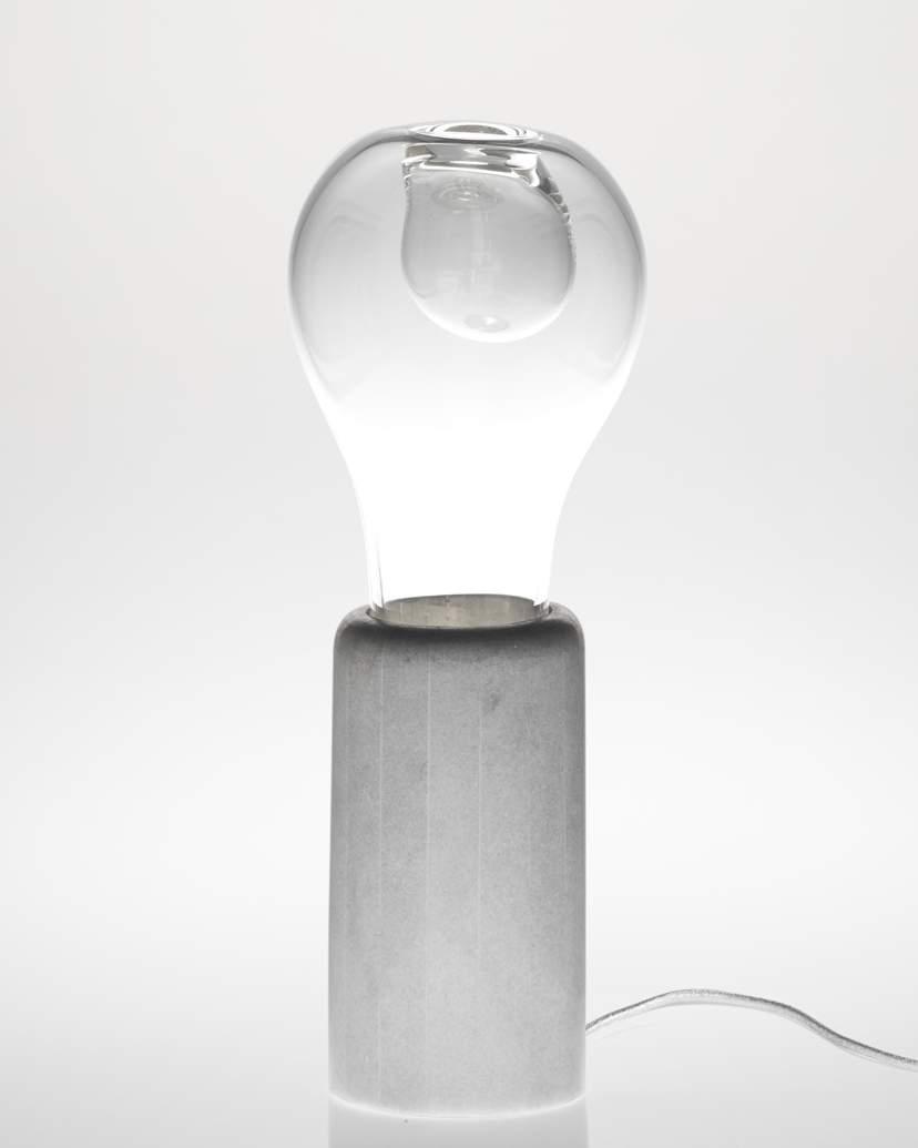 Luminária GOTA*, 2014 Cristal, mármore espírito santo, LED *Ed.