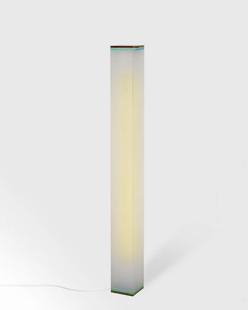 Acrílico reciclado, lâmpada fluorescente Dimensão: