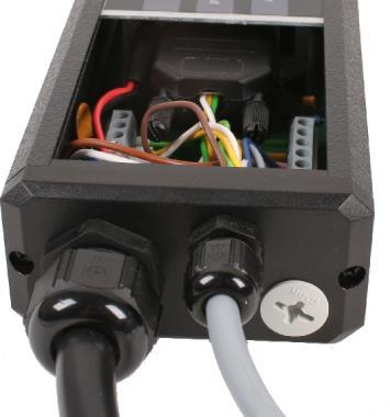 4 Instruções de montagem Preparar a caixa de conexão para conectar um terminal NOTA Danos à parte elétrica do