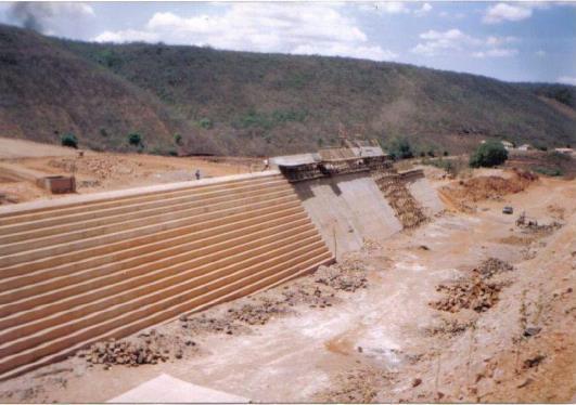 Histórico: Fev 2009: Governo Piauí contrata empresa p/ projeto reparos barragem Algodões I, Abril 2009: chuvas (bacia hidrográfica): reservatório cheio, solo saturado, escorregamento na ombreira,