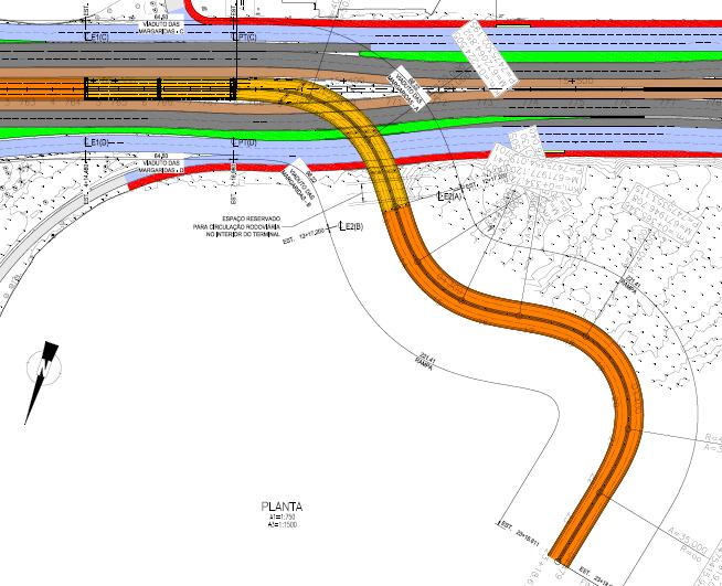 A variação da plataforma rodoviária em ambos os viadutos, que se desenvolvem em curva acentuada, com variação na largura da plataforma, na sobrelevação e no perfil longitudinal, foi, também, um