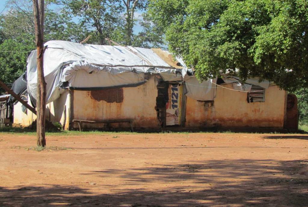 Casas de lona no Acampamento Santa Fé Município